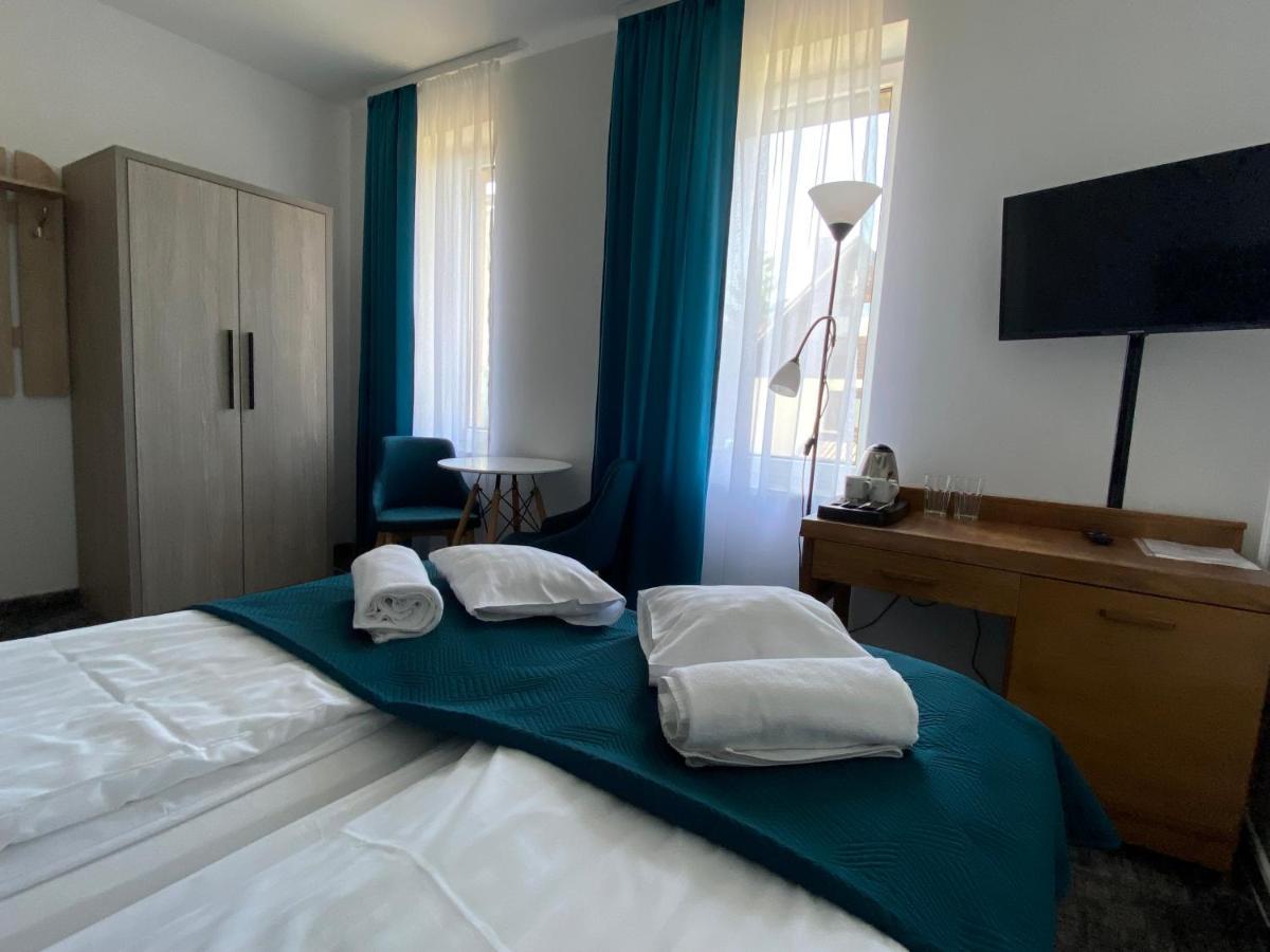 Mikolajek Hotel Jaroslawiec Luaran gambar