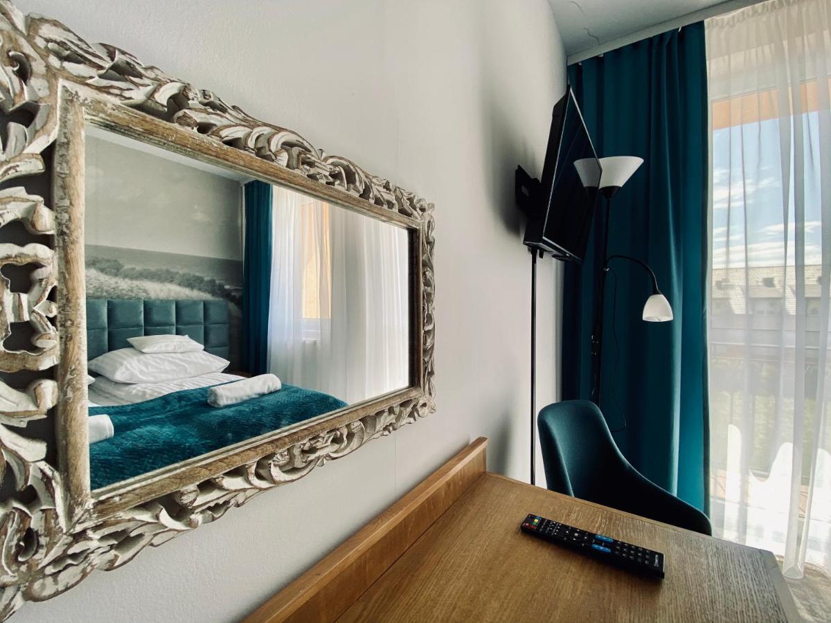 Mikolajek Hotel Jaroslawiec Luaran gambar